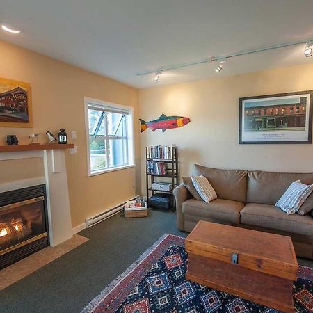 Luxury Oceanfront Condo By Onlybc 104 Tofino Bagian luar foto