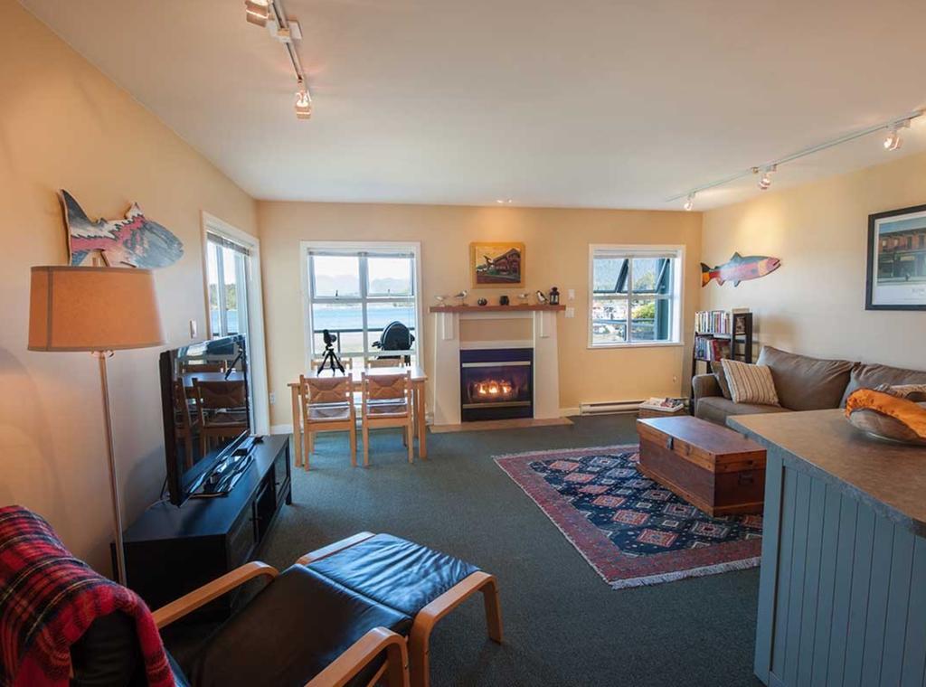 Luxury Oceanfront Condo By Onlybc 104 Tofino Bagian luar foto