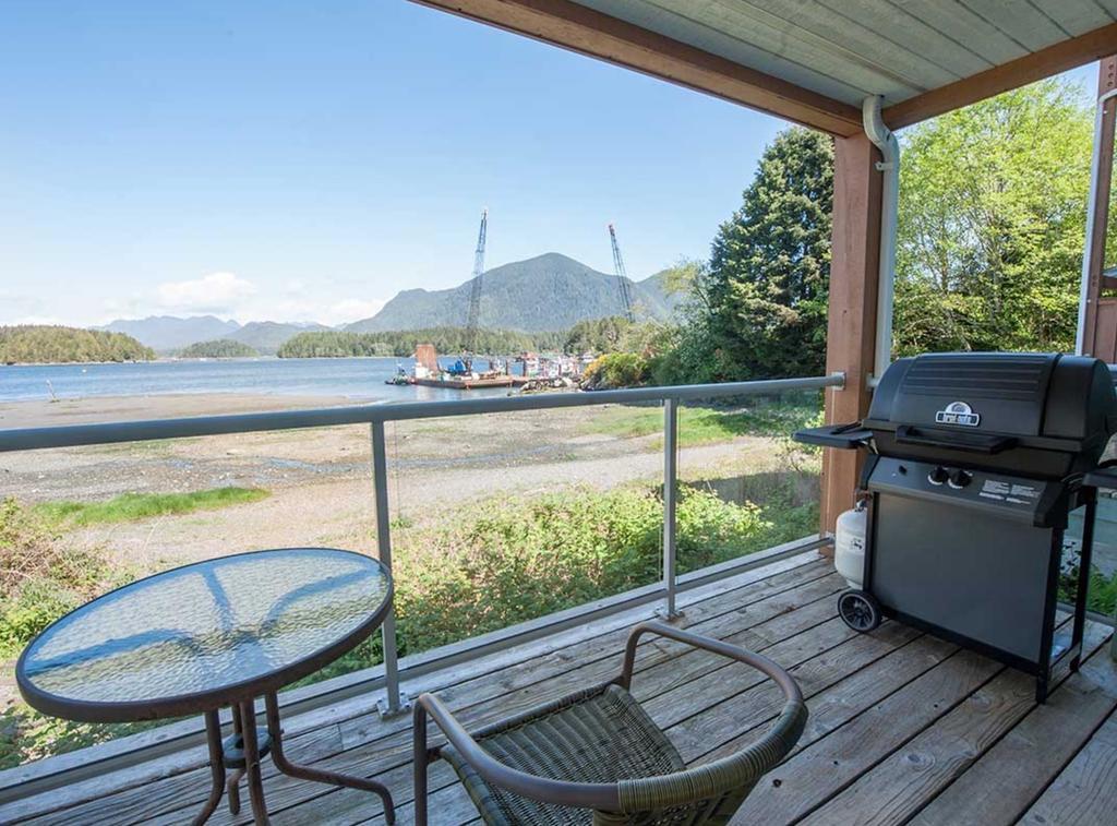 Luxury Oceanfront Condo By Onlybc 104 Tofino Bagian luar foto