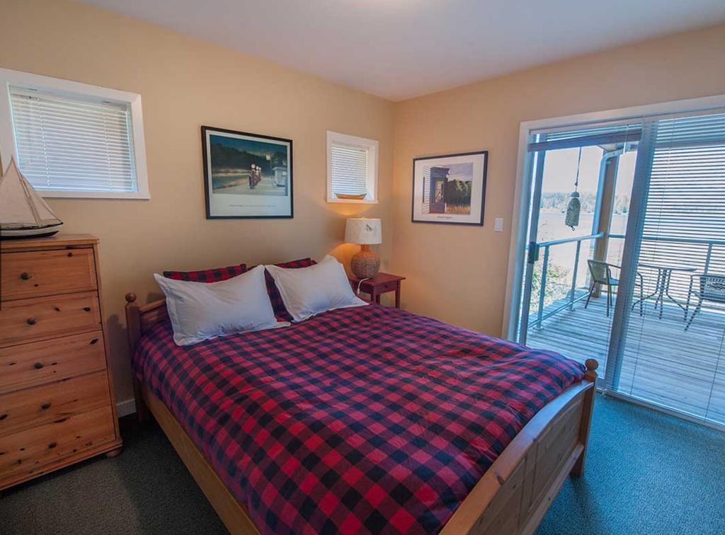 Luxury Oceanfront Condo By Onlybc 104 Tofino Bagian luar foto